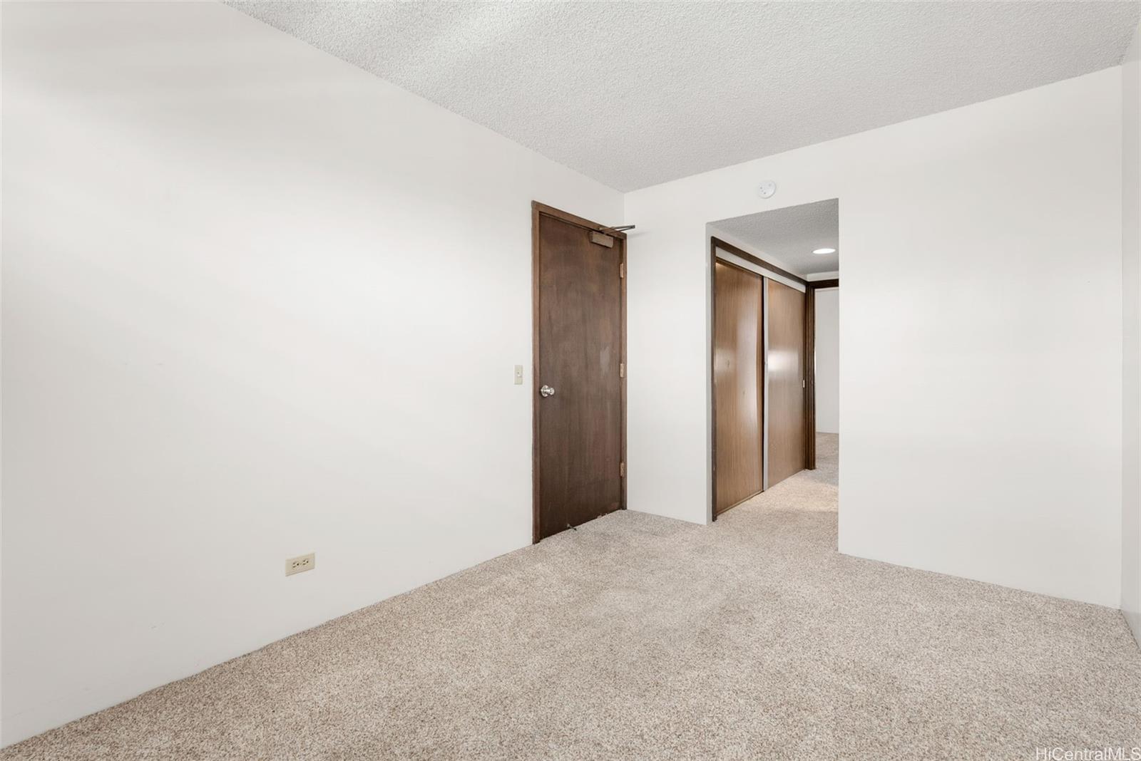 Photo 15 of 23