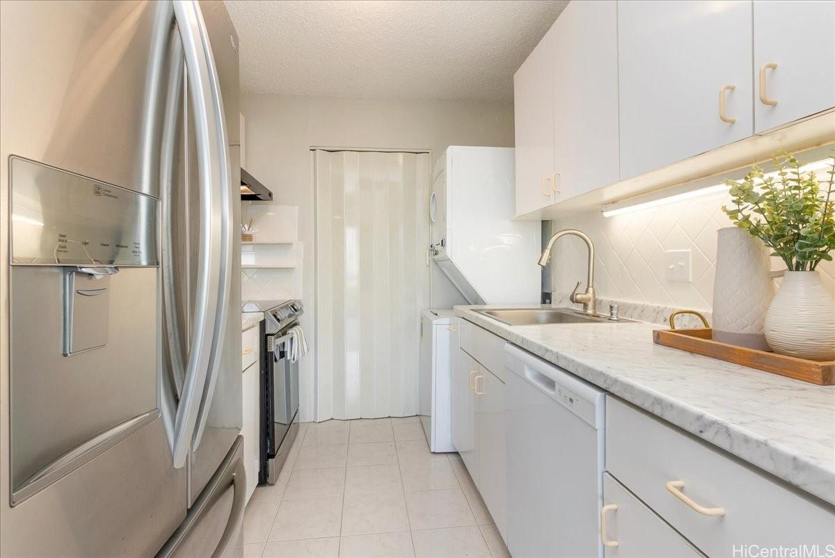 2233 Ala Wai Boulevard  Unit 6B