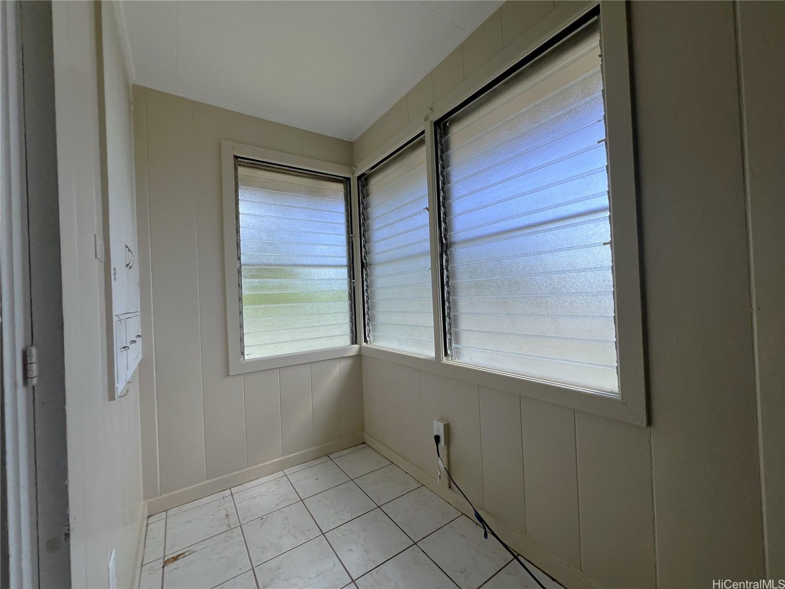 Photo 7 of 25