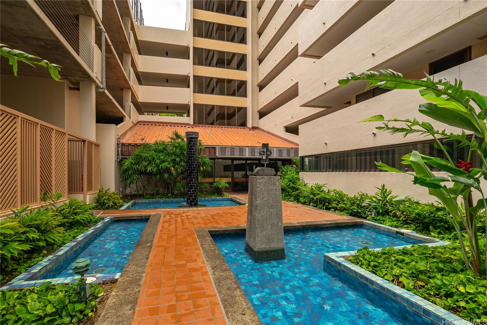 555 Hahaione Street 5B