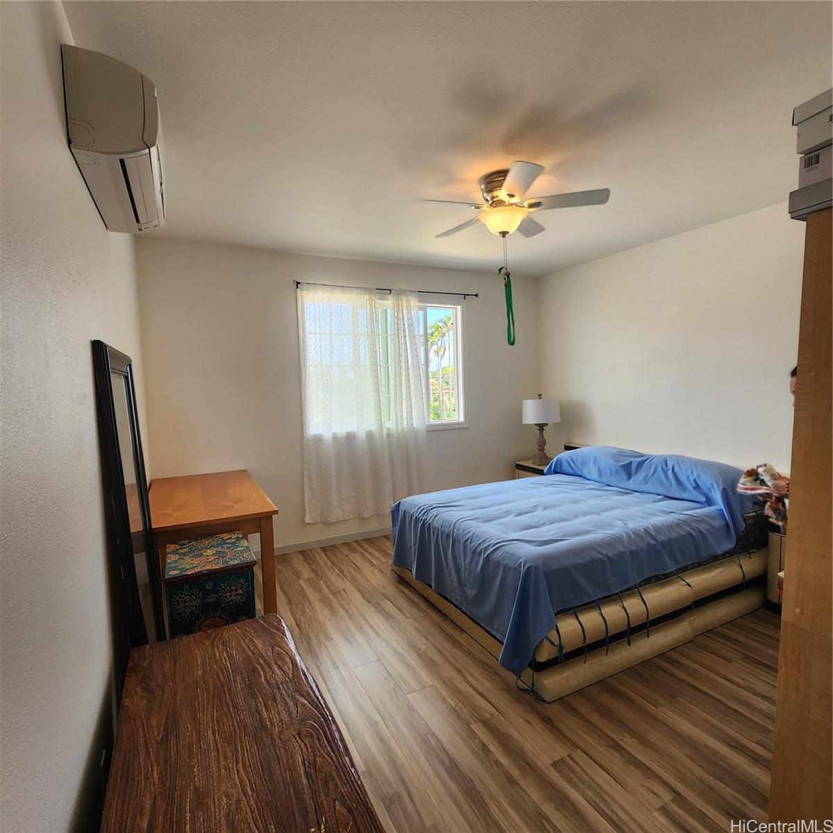 Photo 19 of 25