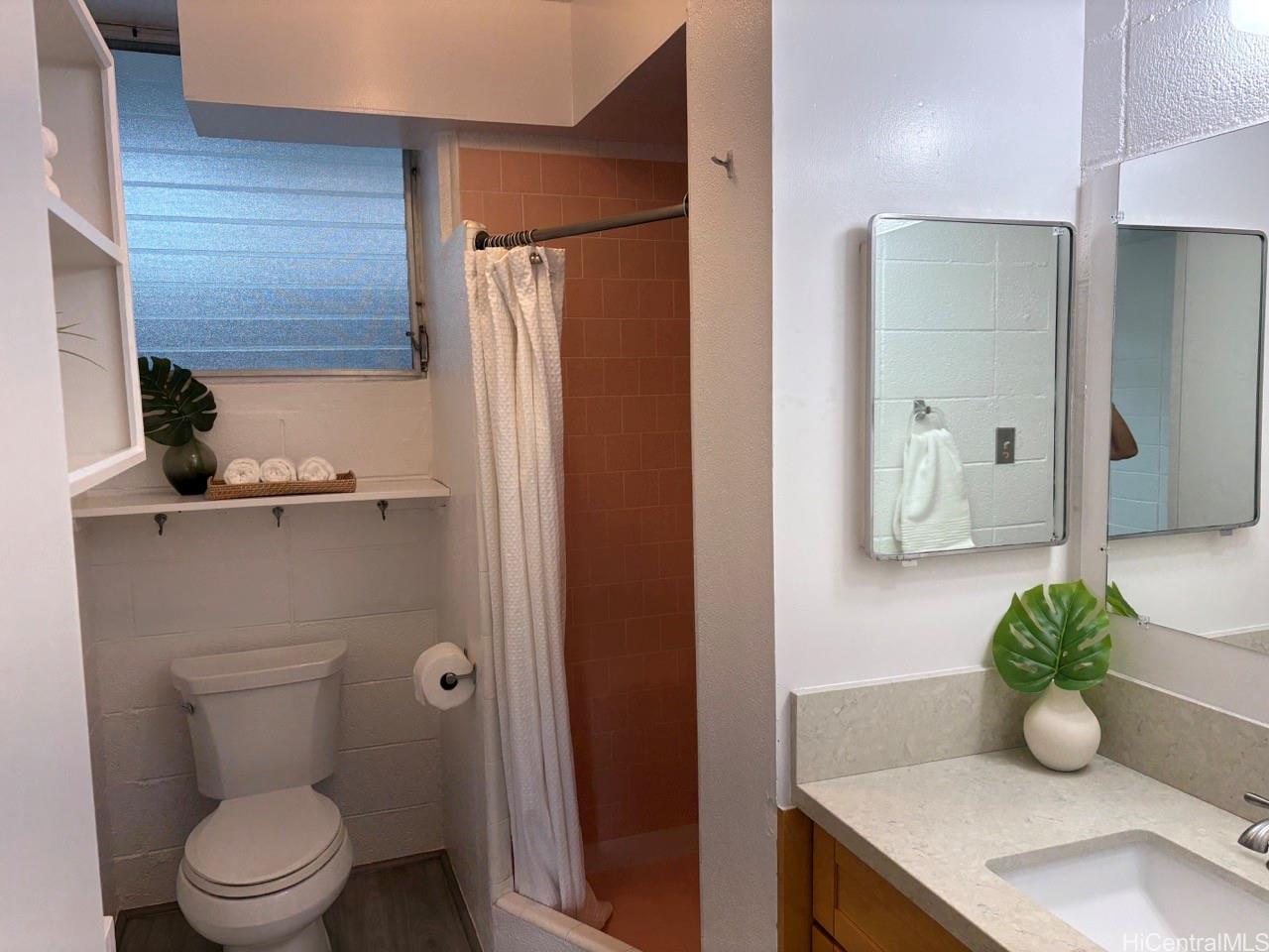 Photo 7 of 10