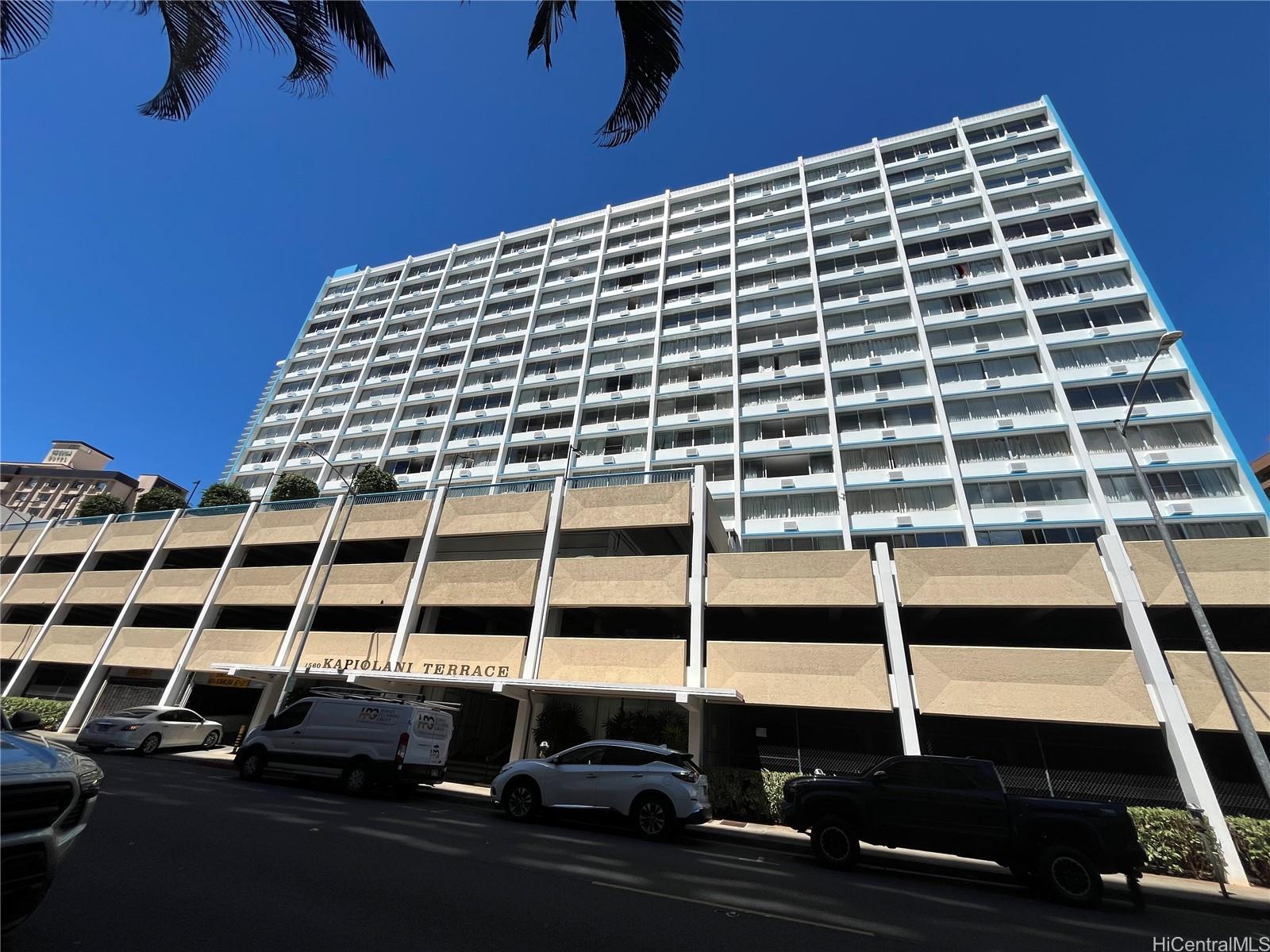 1560 Kanunu Street 406