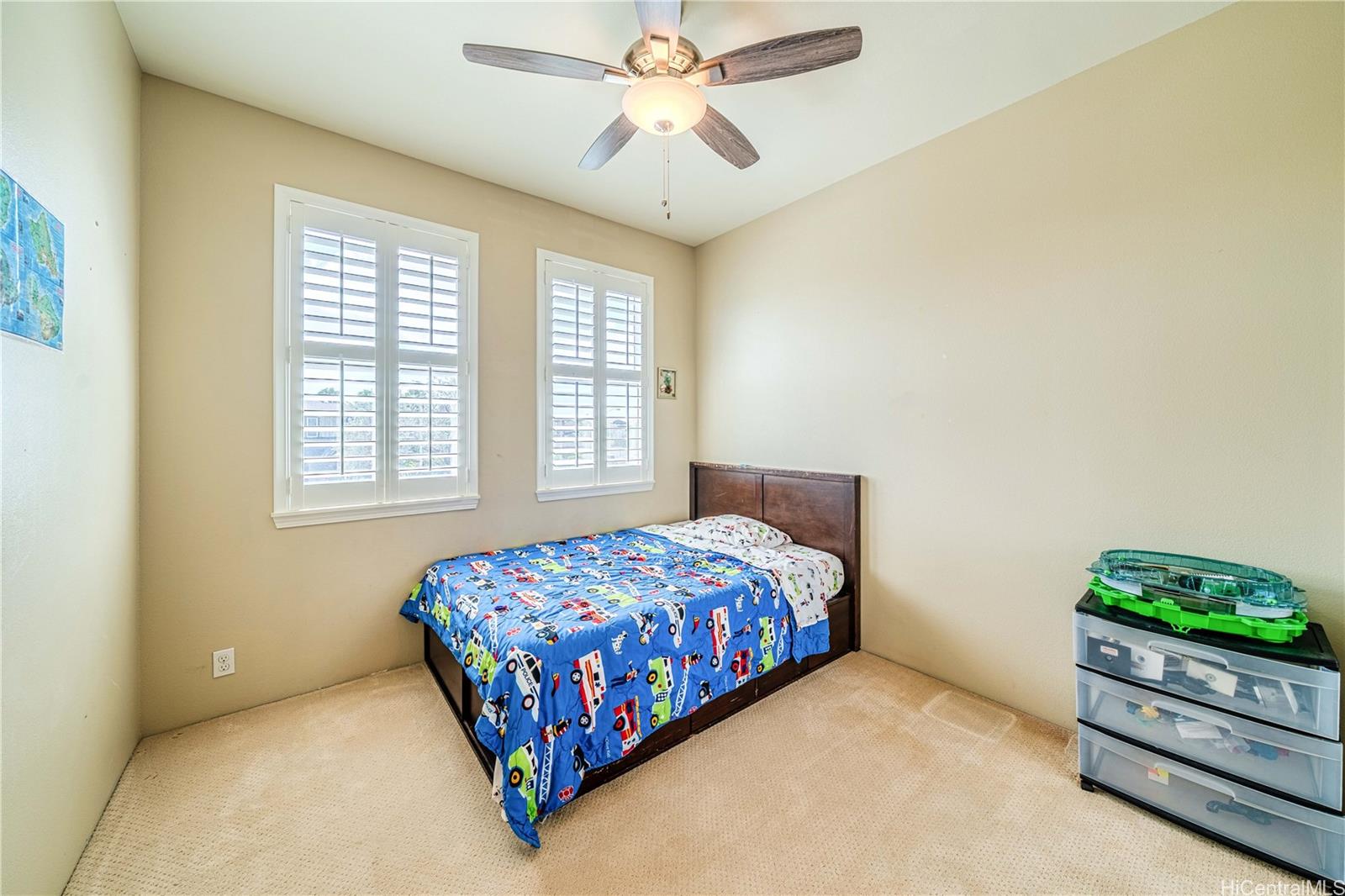 Photo 18 of 25
