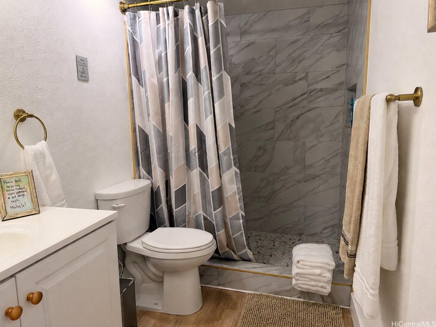 Photo 5 of 21