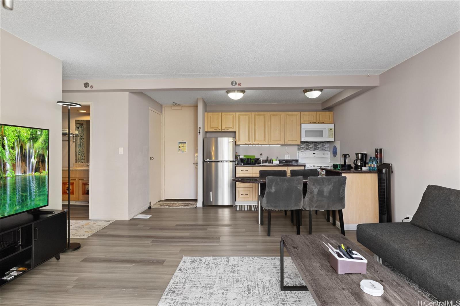 229 Paoakalani Avenue 902