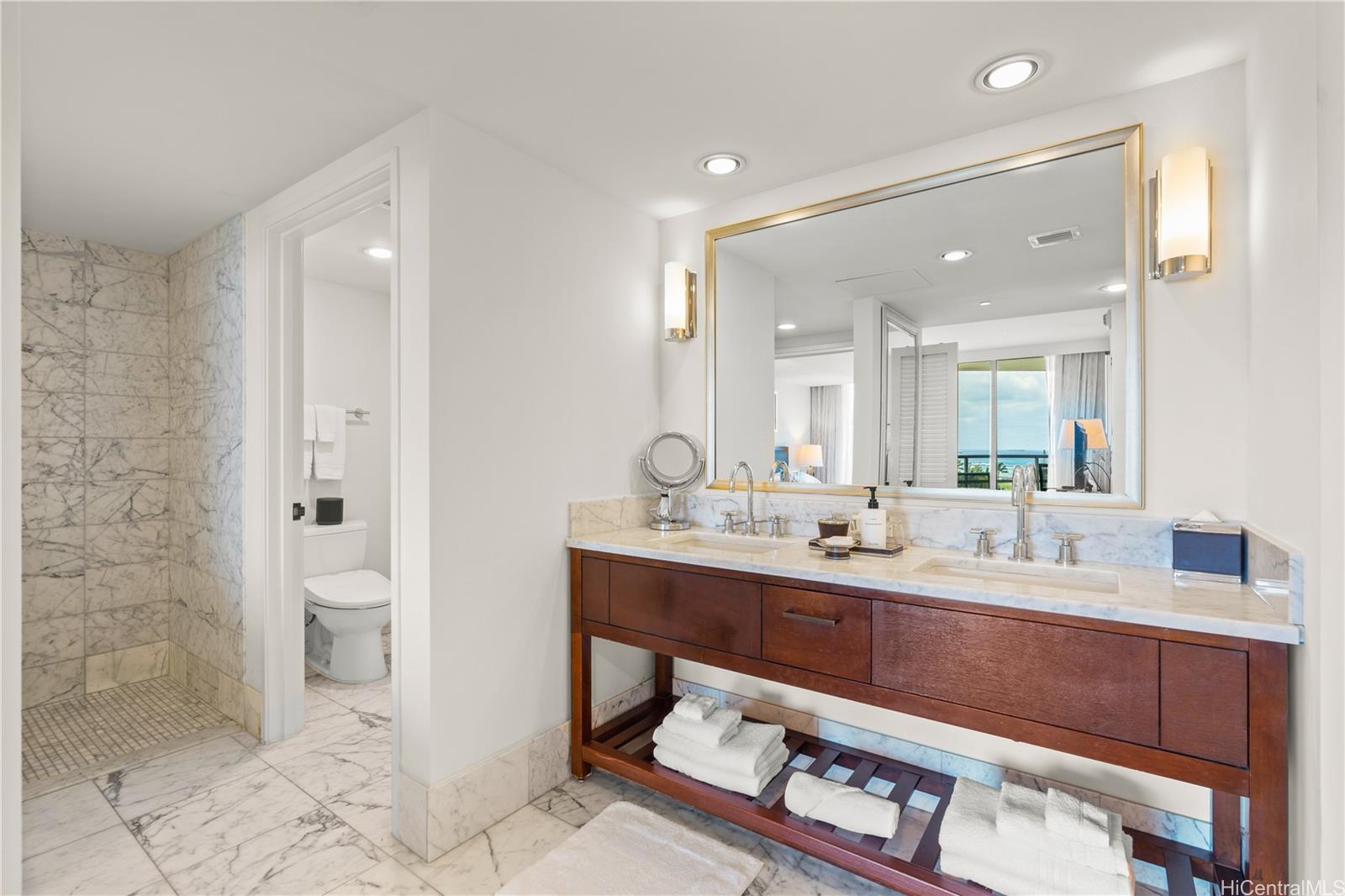 Photo 9 of 17