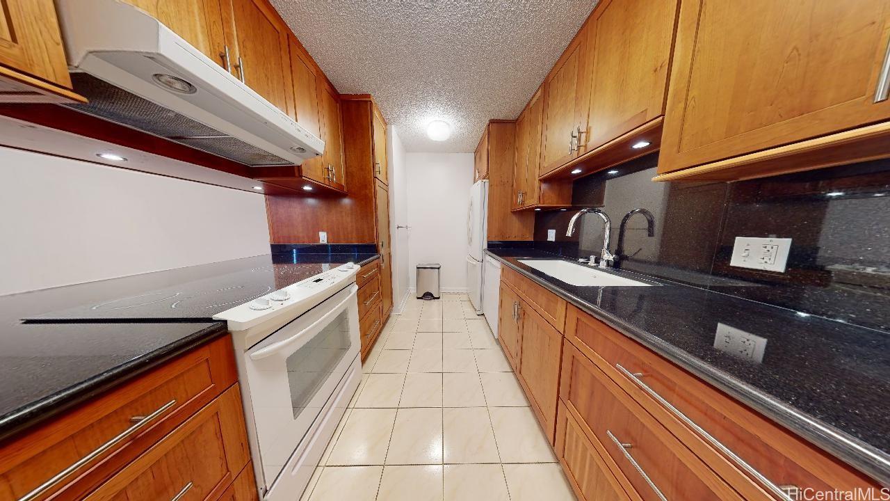 2600 Pualani Way 105