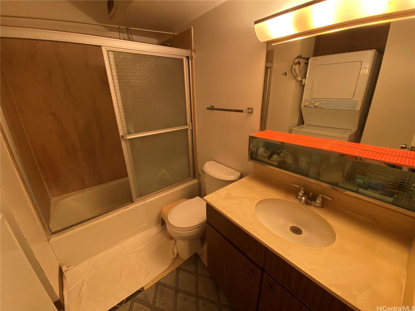 Photo 11 of 25