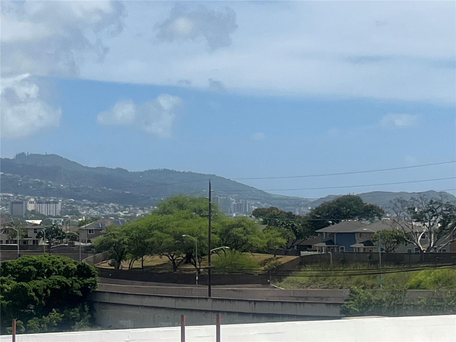 Photo 18 of 25