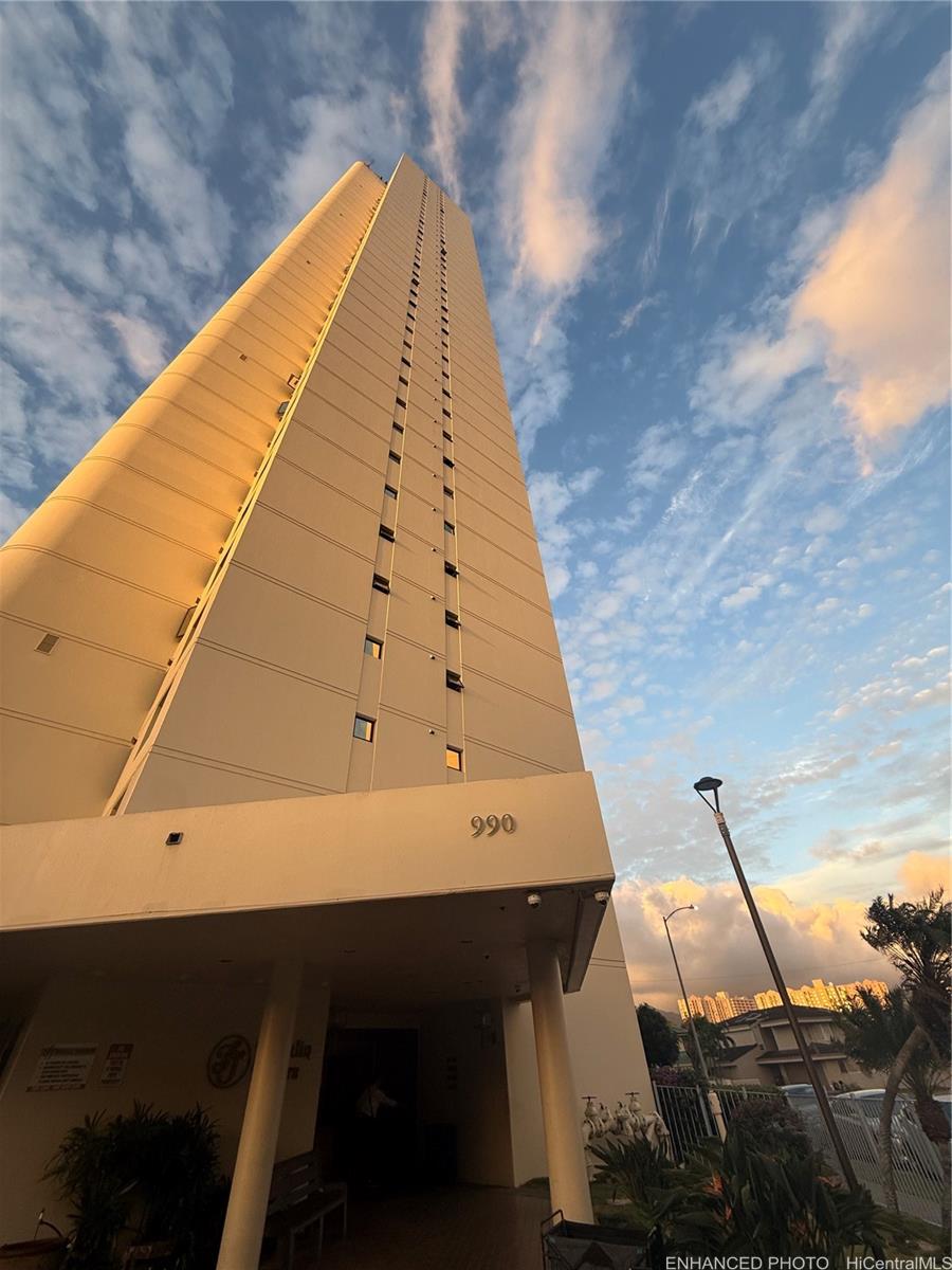 990 Ala Nanala Street 8B