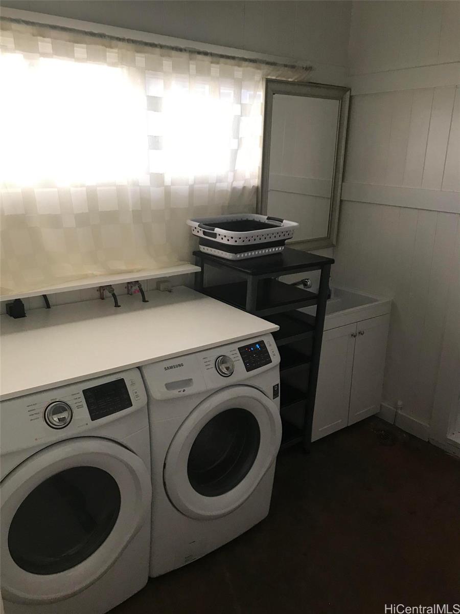 Photo 4 of 25