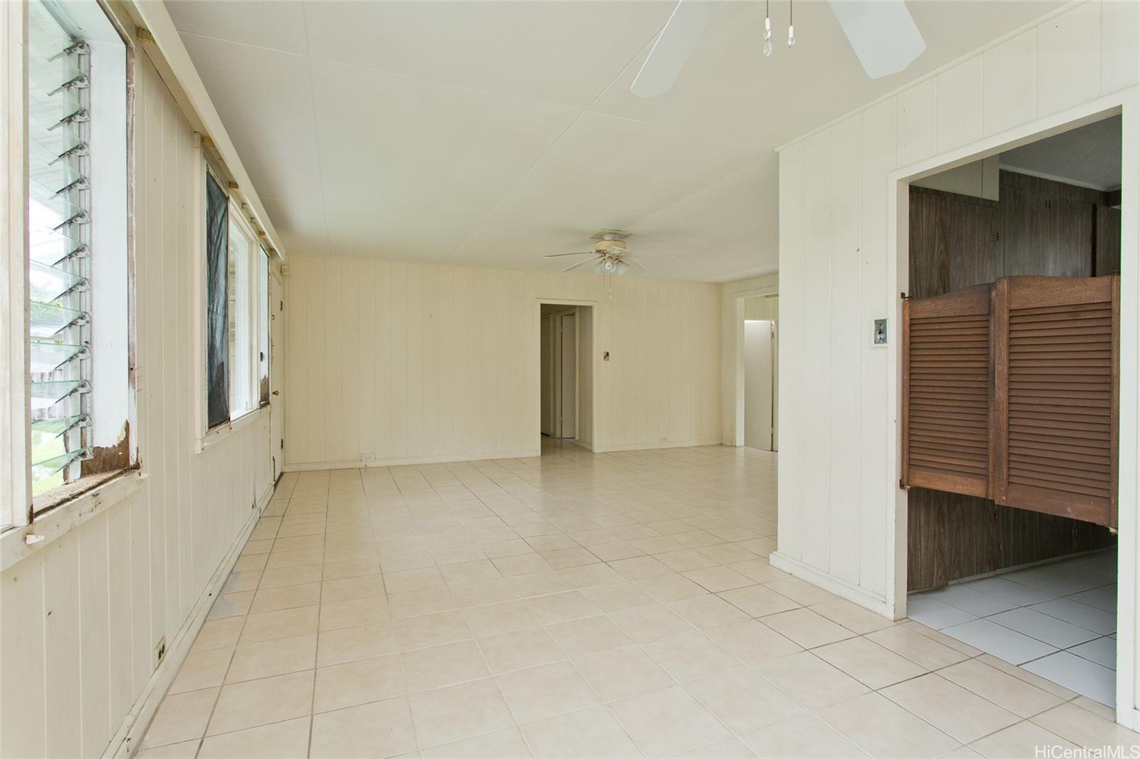 Photo 4 of 25