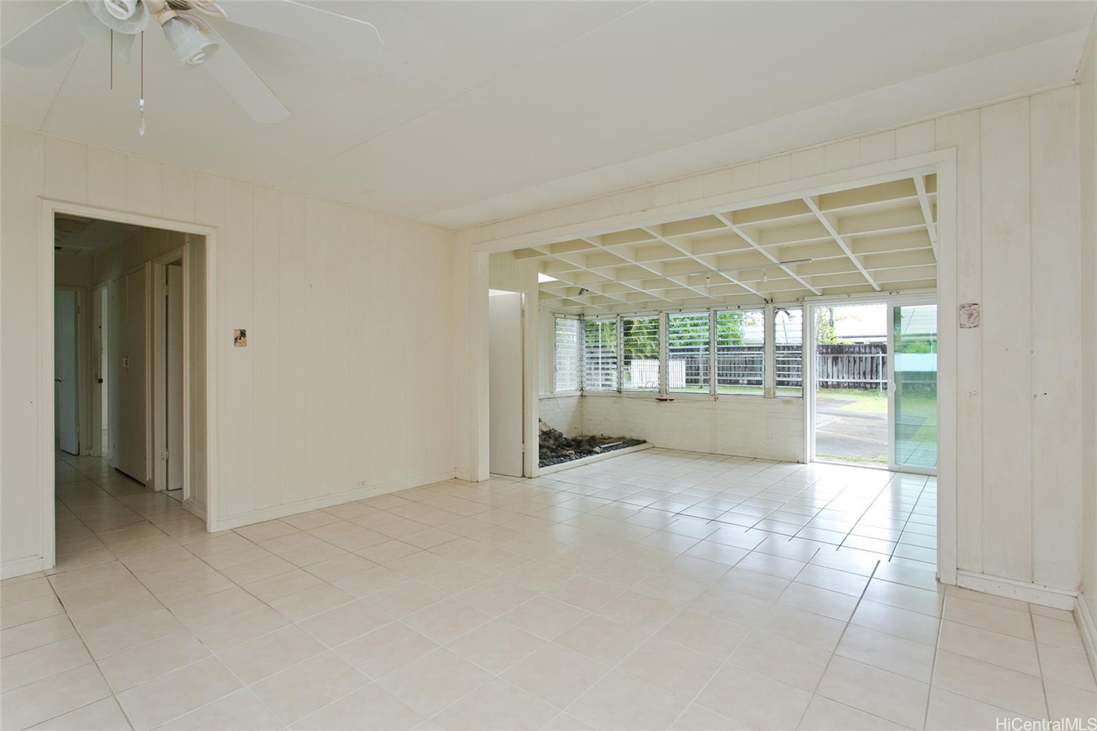 Photo 7 of 25
