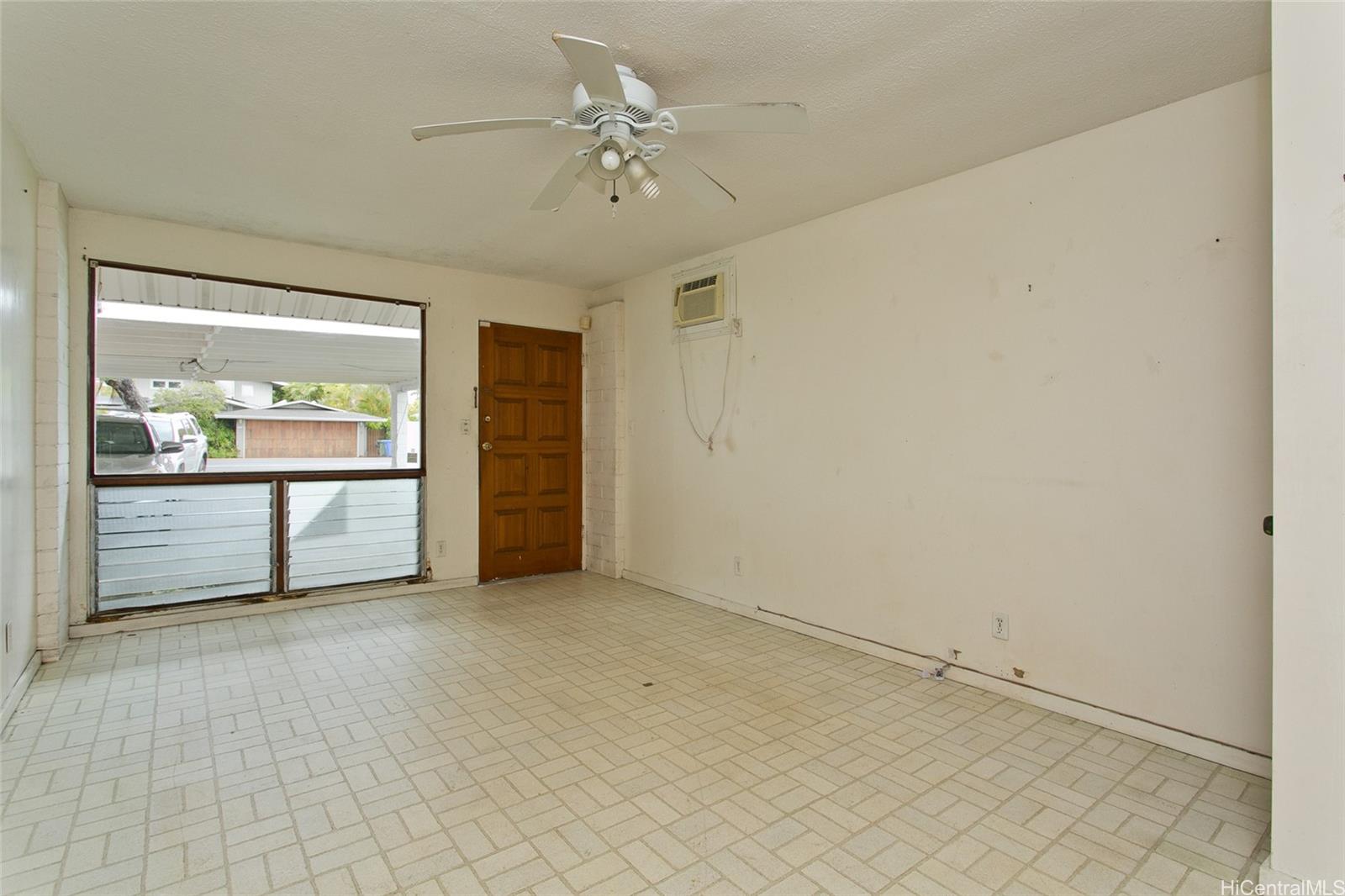 Photo 8 of 25