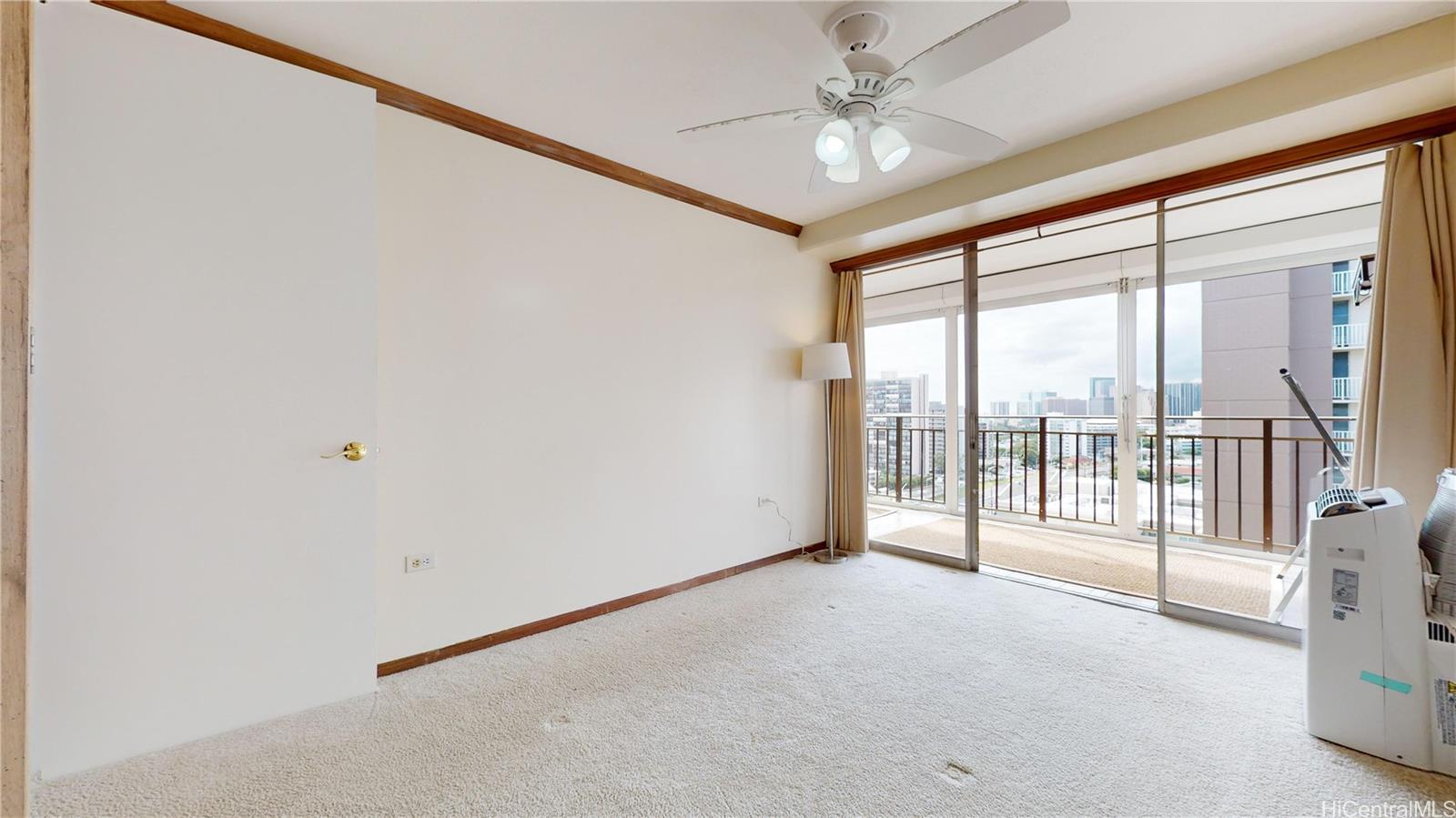 Photo 3 of 25