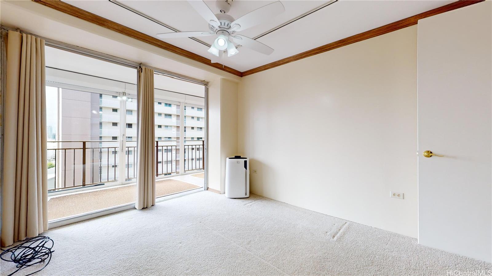 Photo 6 of 25