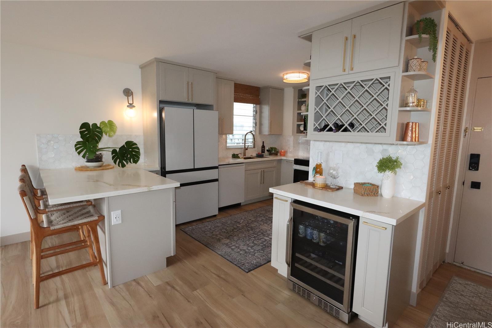 Photo 6 of 25