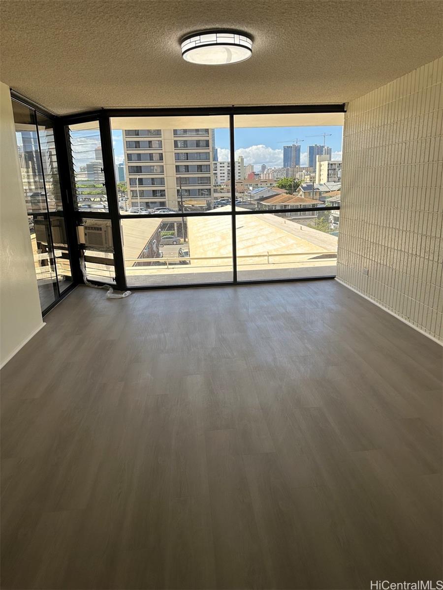 2334 Kapiolani Boulevard  Unit 402