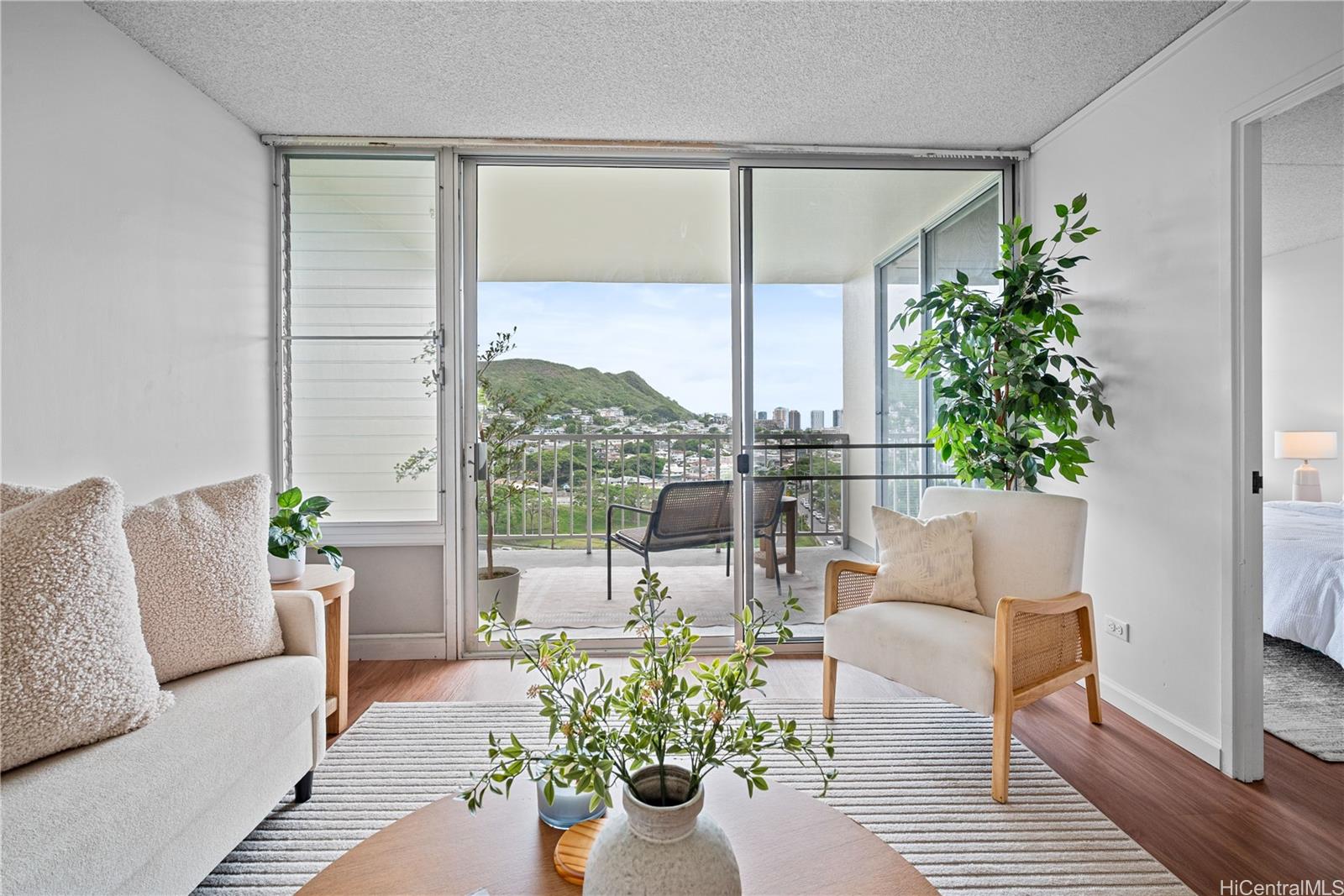 2029 Nuuanu Avenue 1202