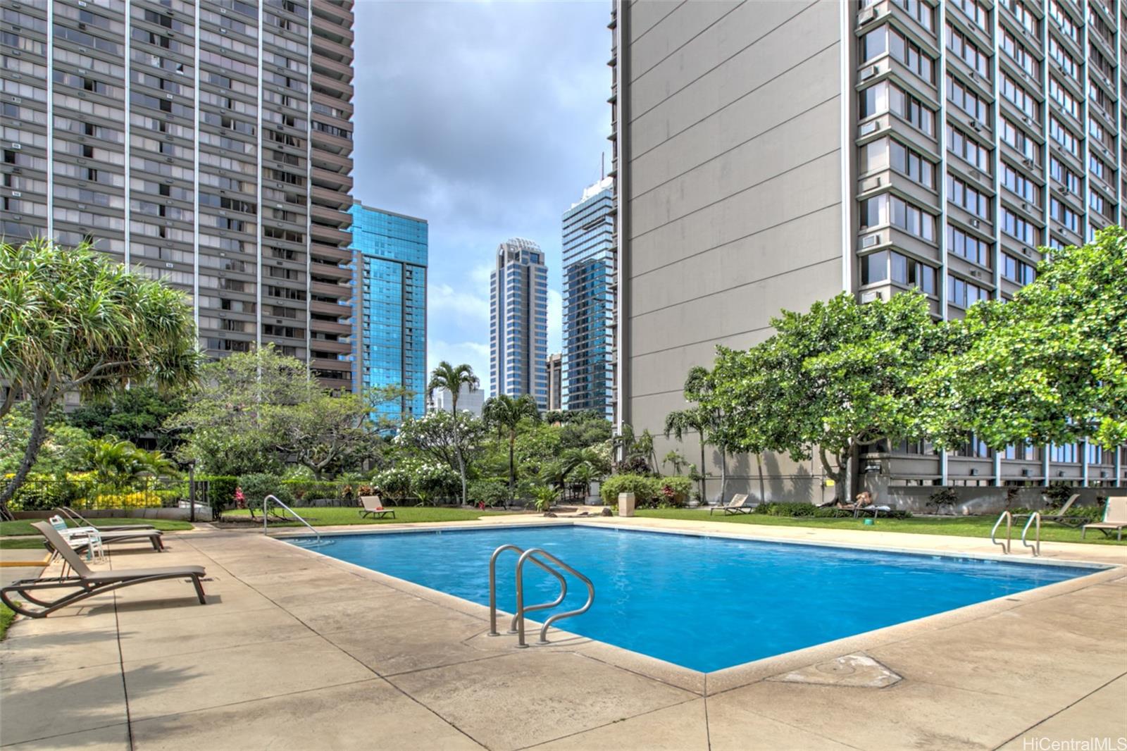 55 S Kukui Street  Unit D2106