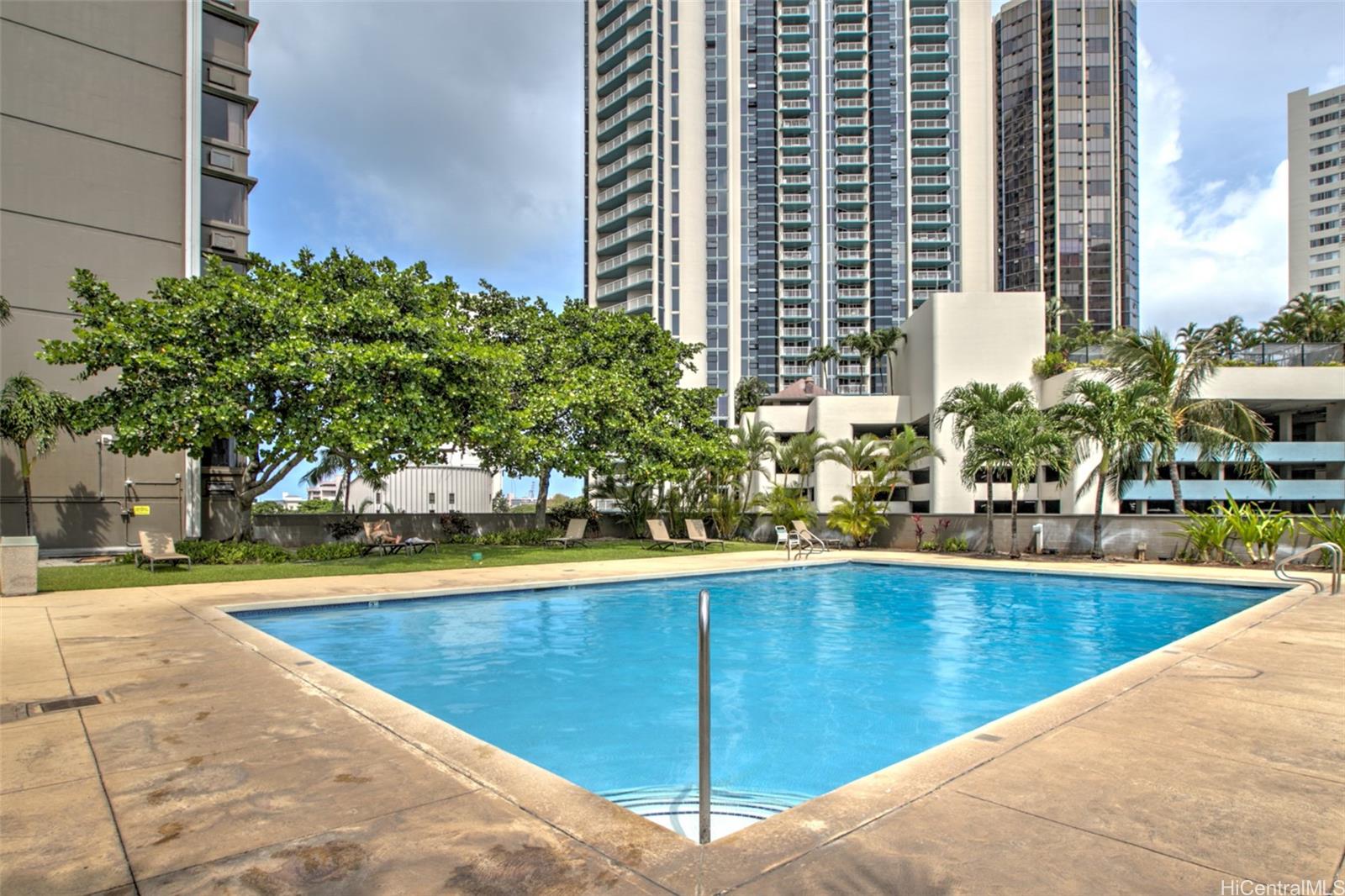 55 S Kukui Street  Unit D2106