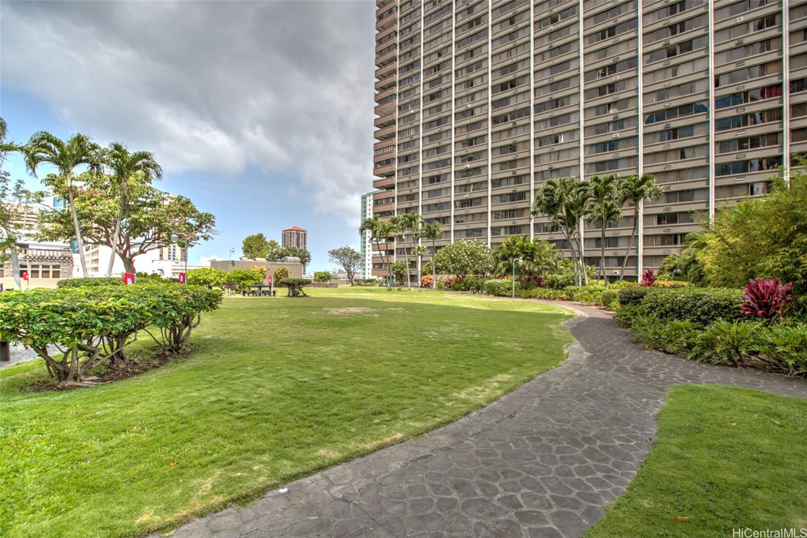 55 S Kukui Street  Unit D2106