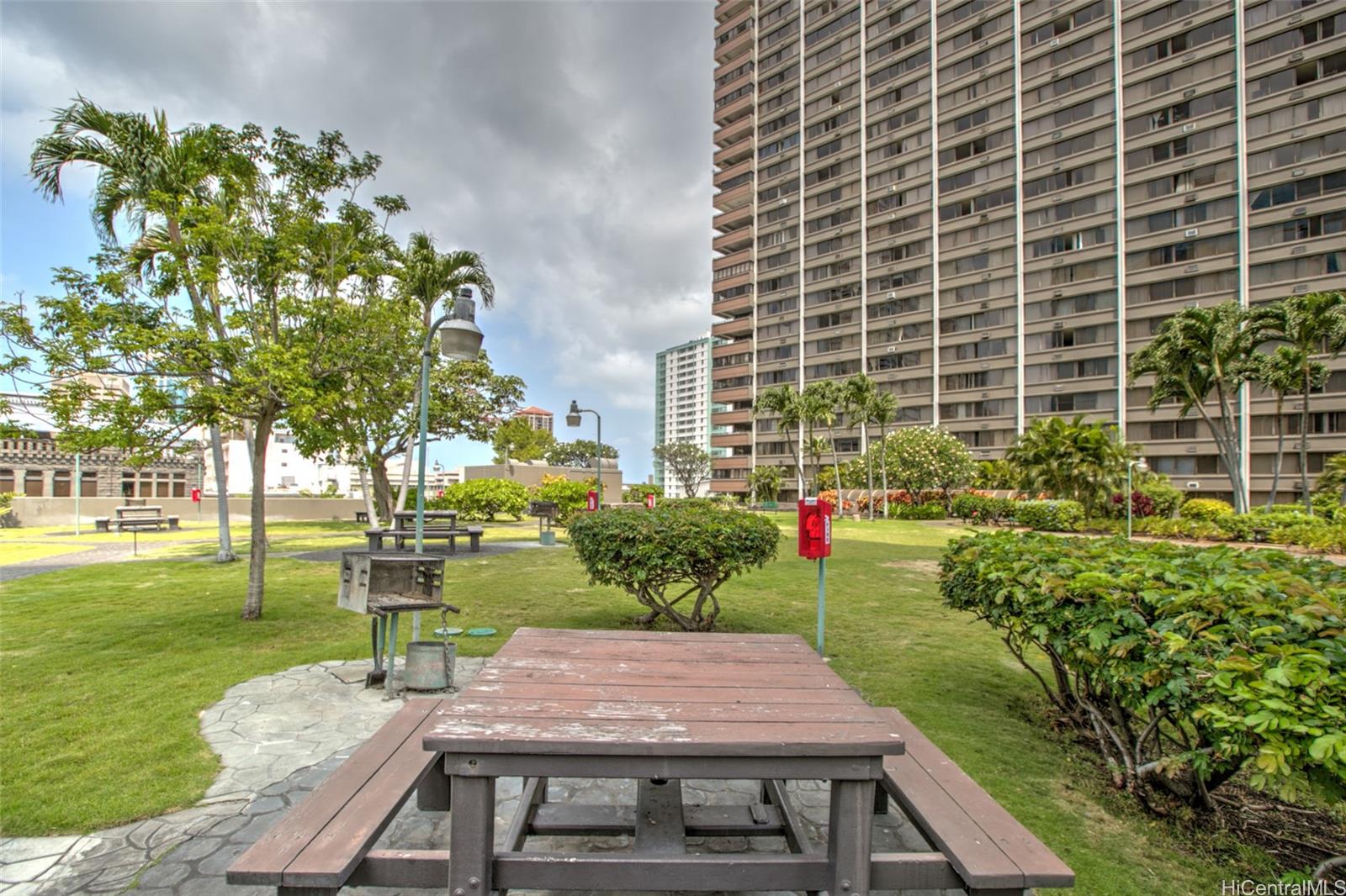 55 S Kukui Street  Unit D2106