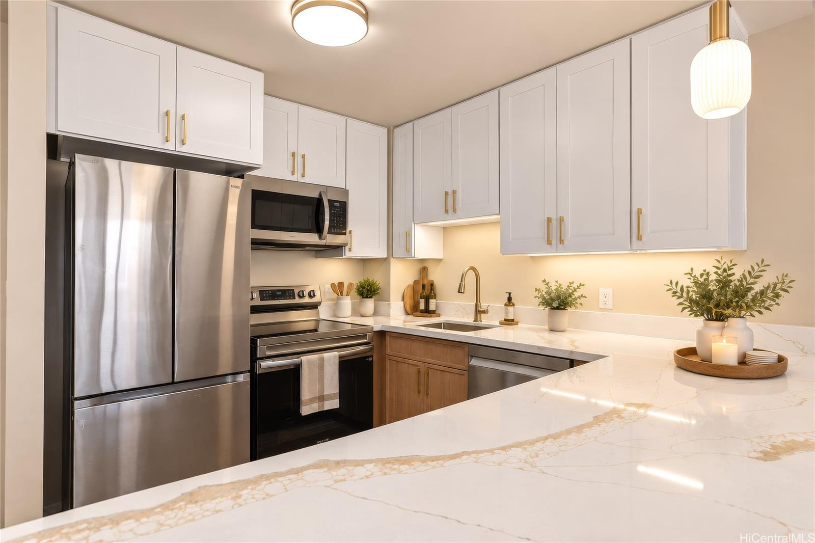 55 S Kukui Street  Unit D2106