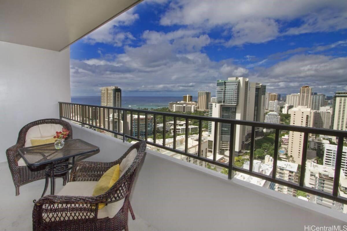 2240 Kuhio Avenue 3207