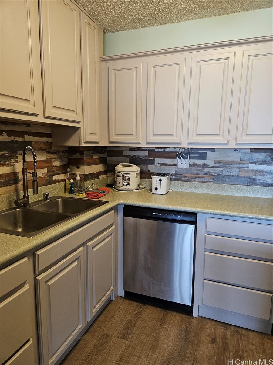 Photo 6 of 23