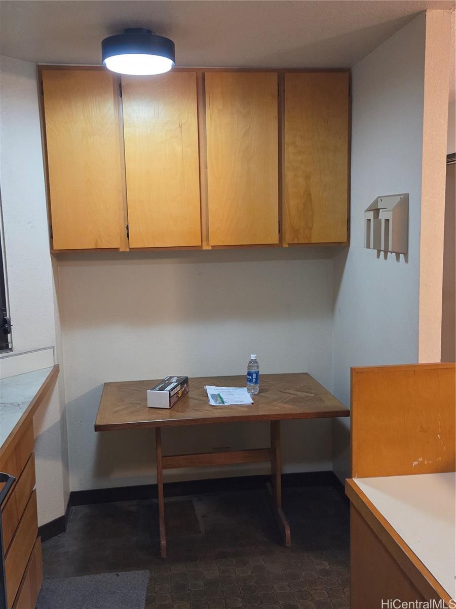 Photo 16 of 23