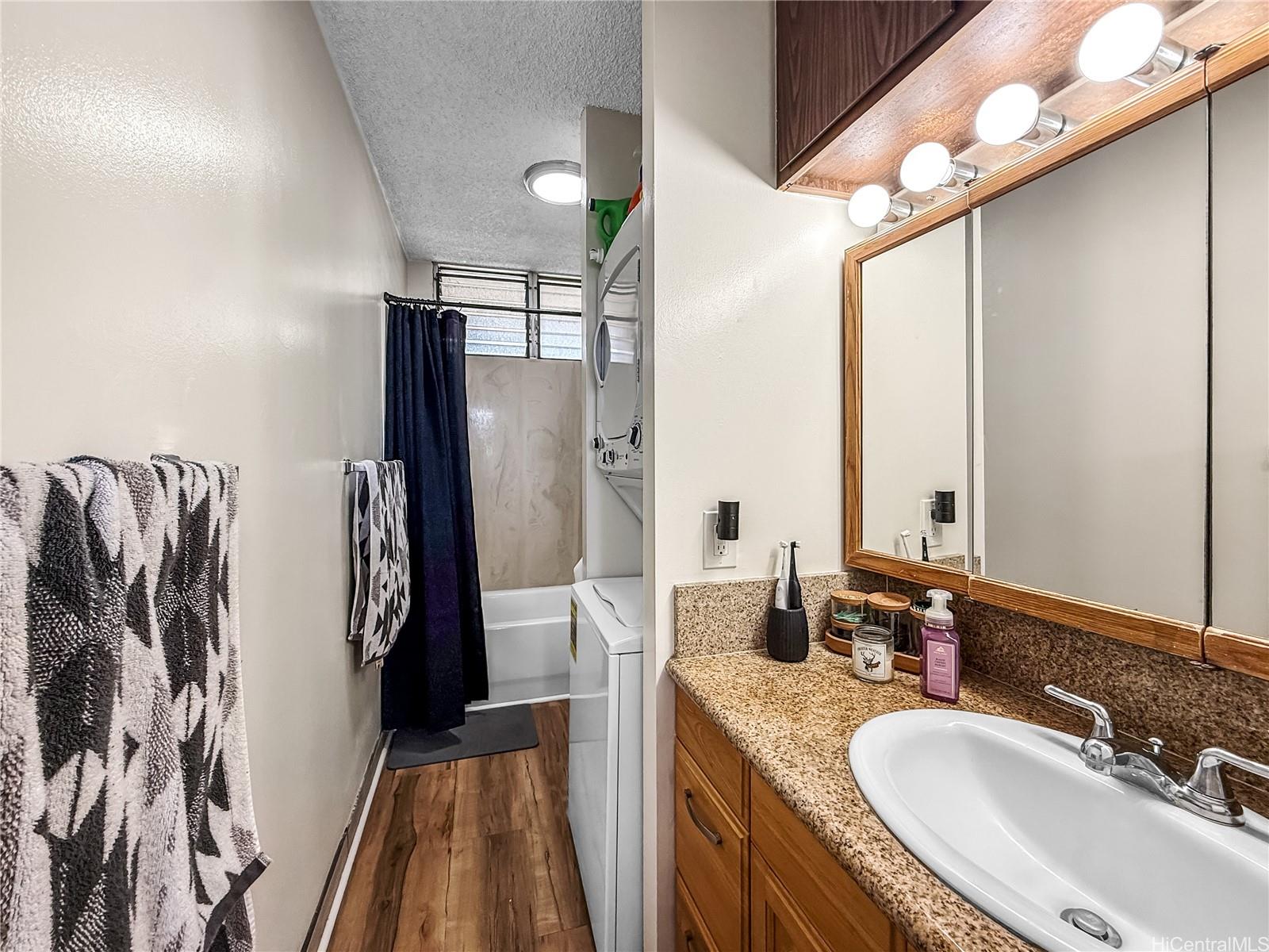 1215 Alexander Street  Unit 1201
