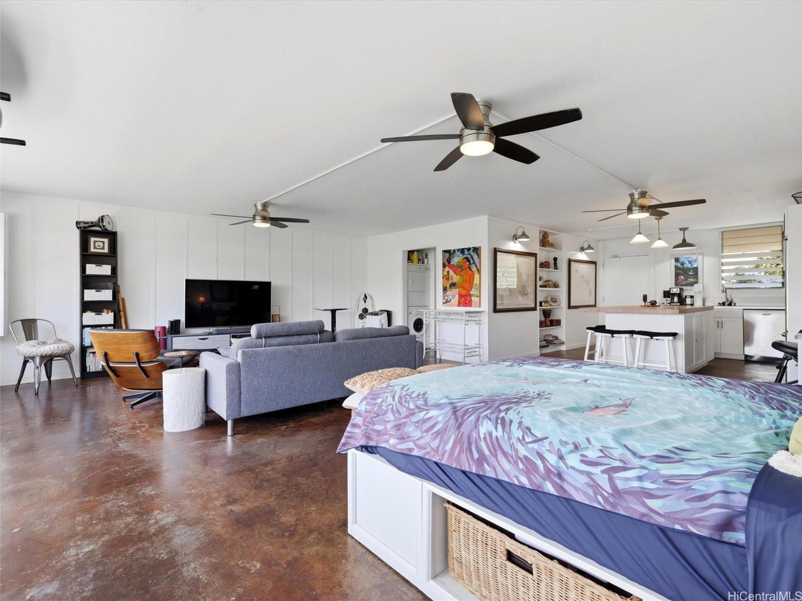 2895 Kalakaua Avenue  Unit 207