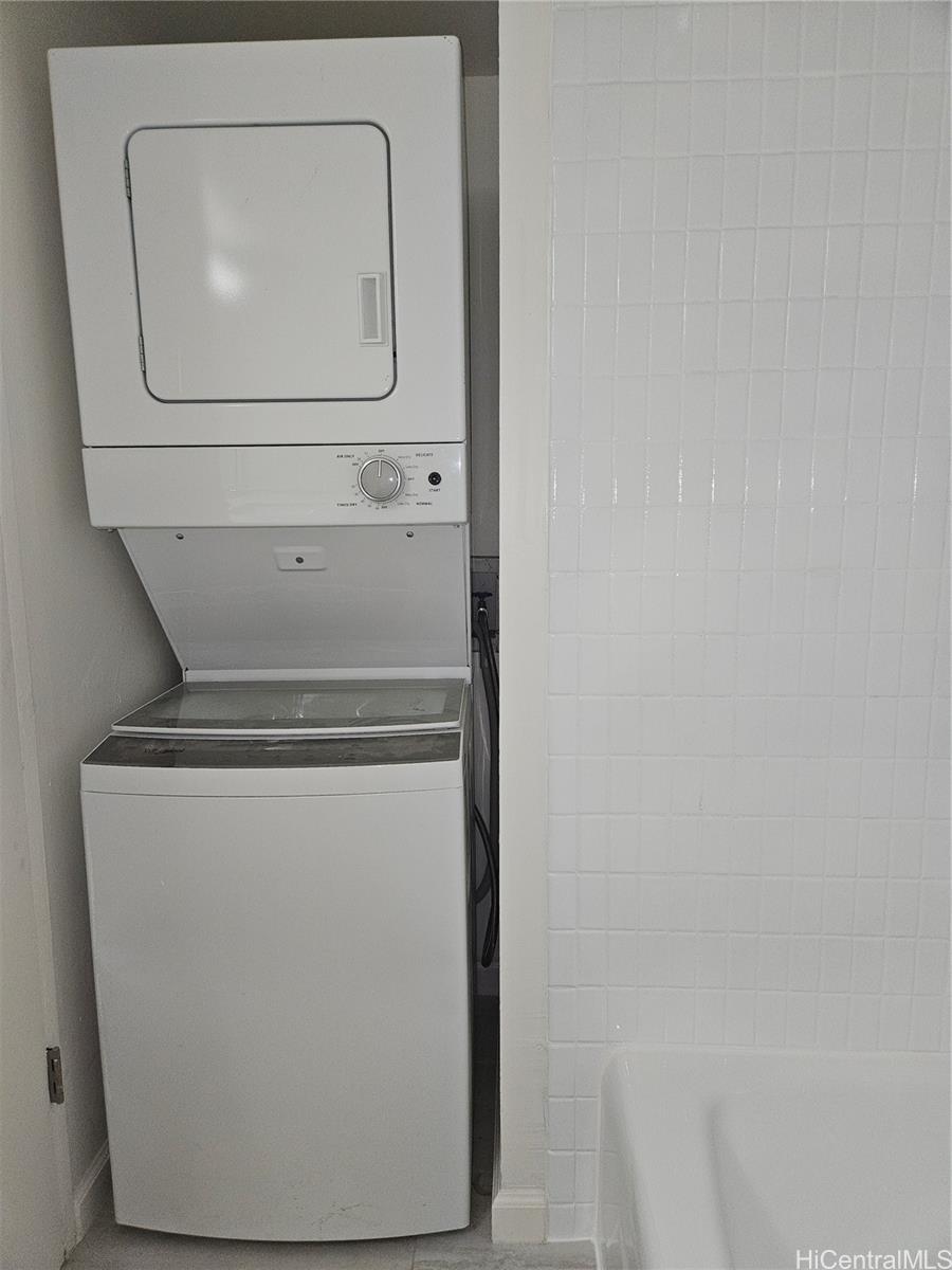 Photo 11 of 24