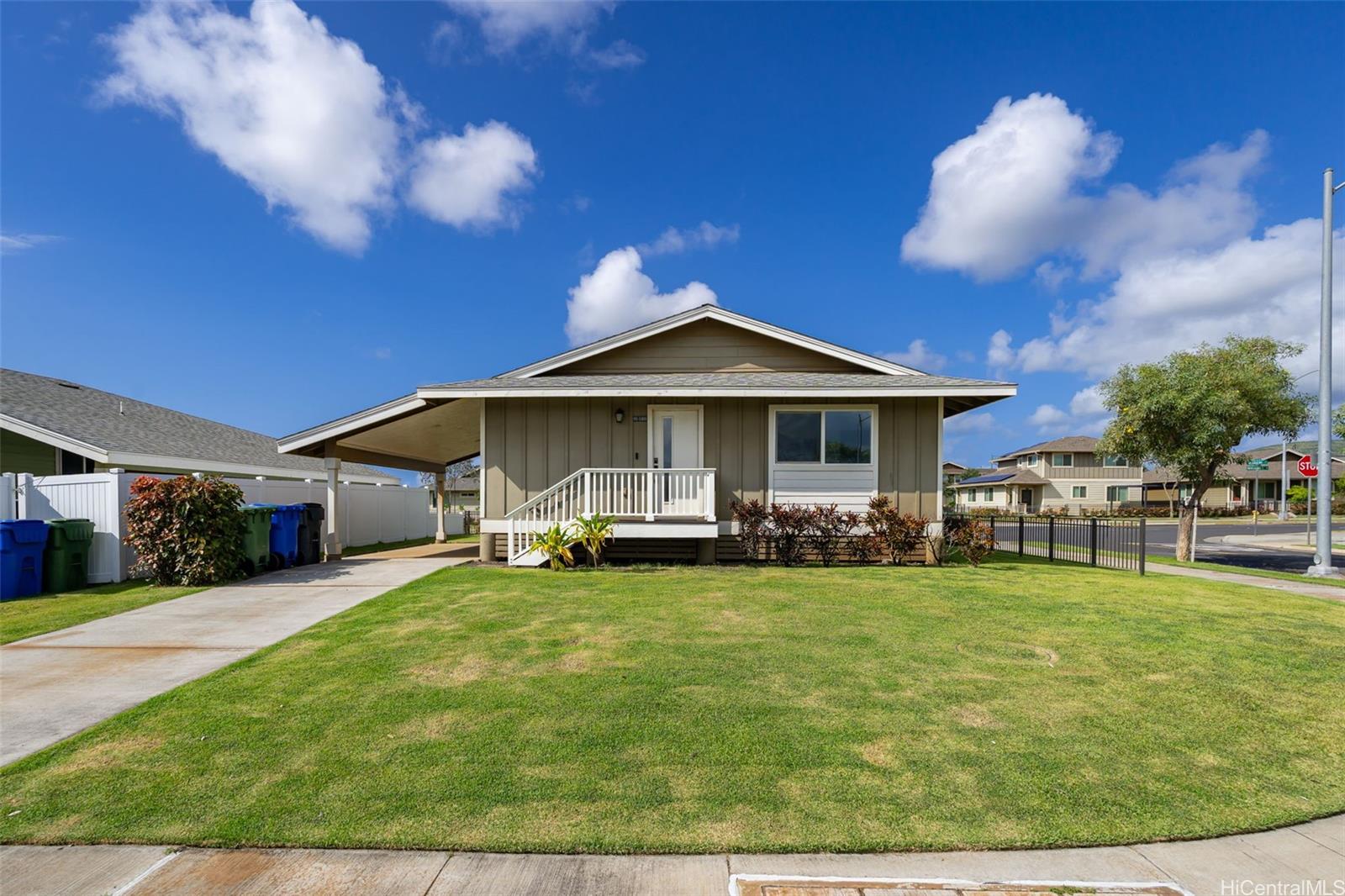Click for more details 91-1301 Hoomahua Street
