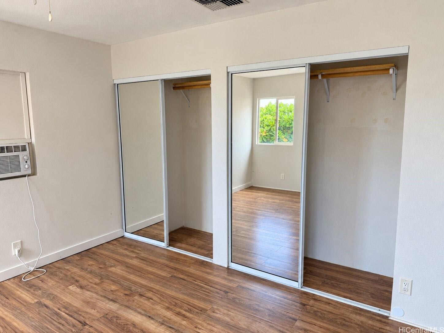 Photo 16 of 25