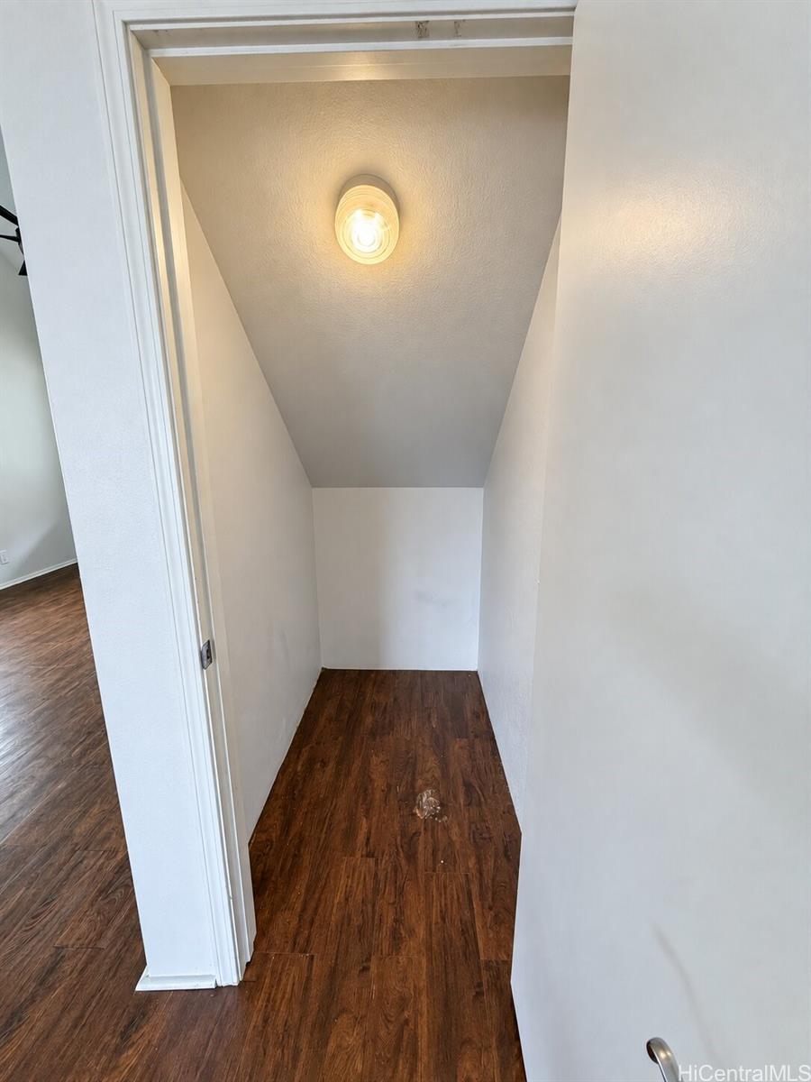 Photo 9 of 25