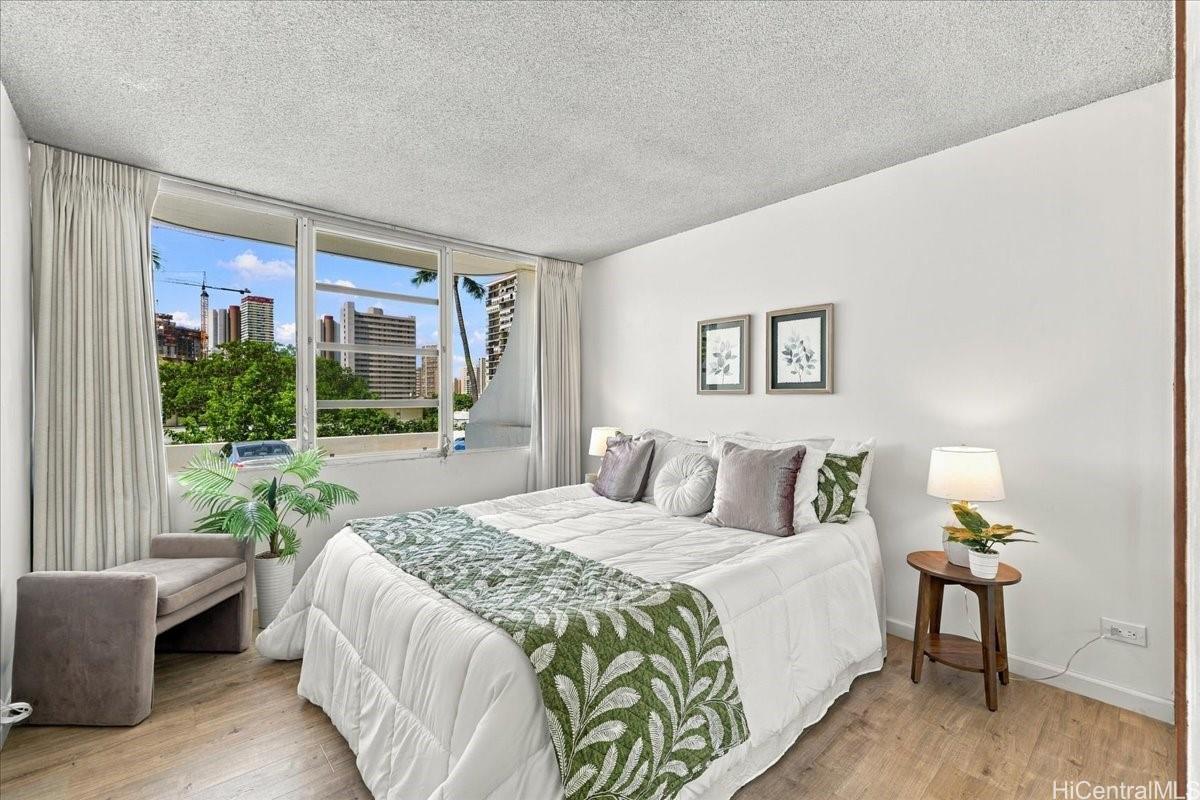 2825 S King Street  Unit 201