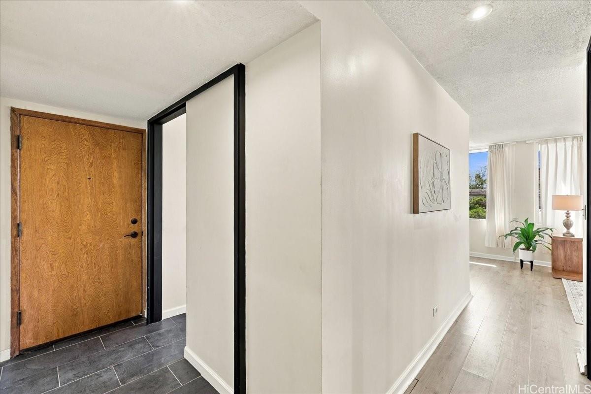 2825 S King Street  Unit 201