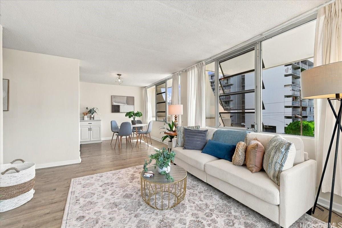2825 S King Street  Unit 201