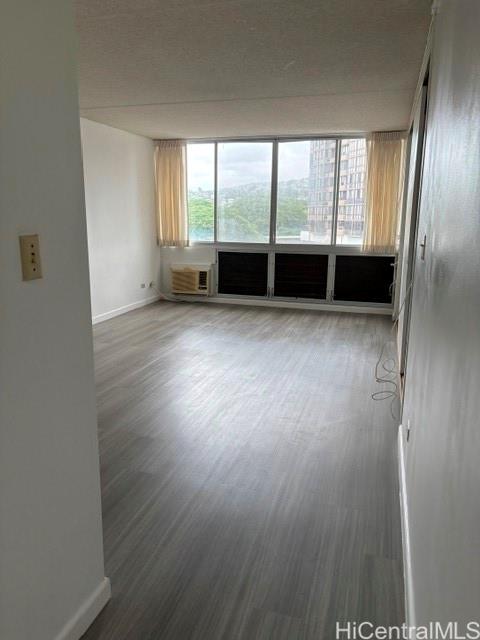 Photo 4 of 5