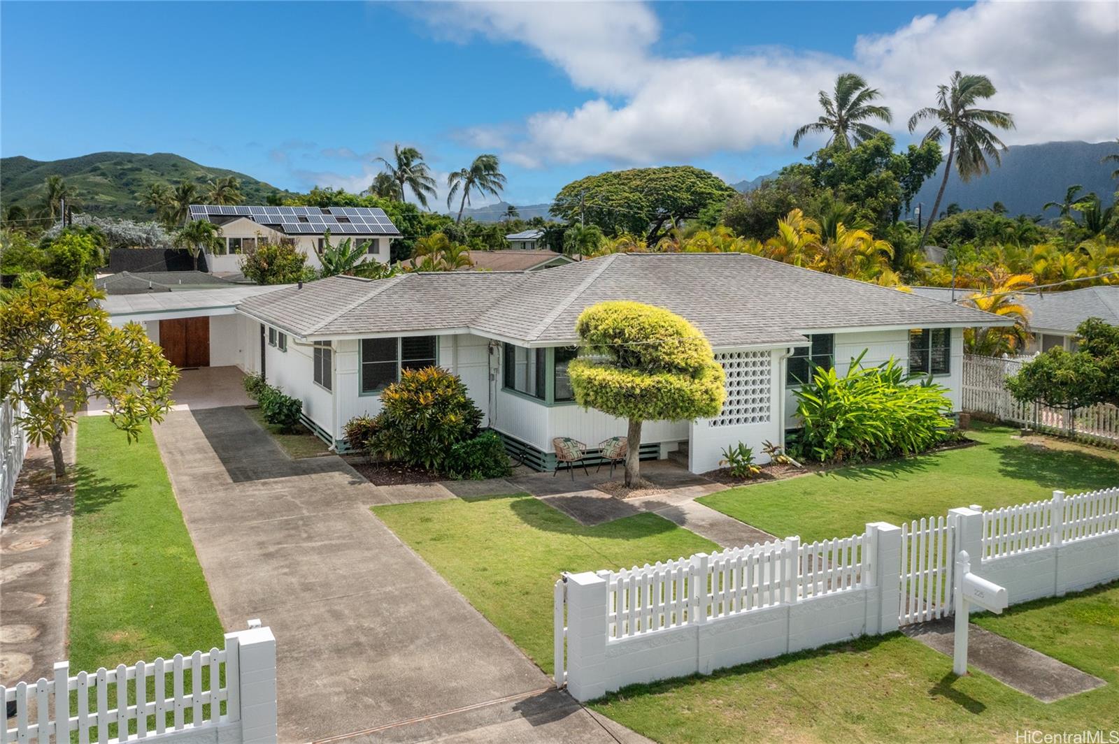 225 Awakea Road