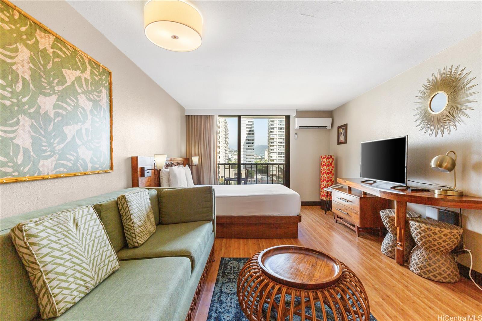 2425 Kuhio Avenue 705