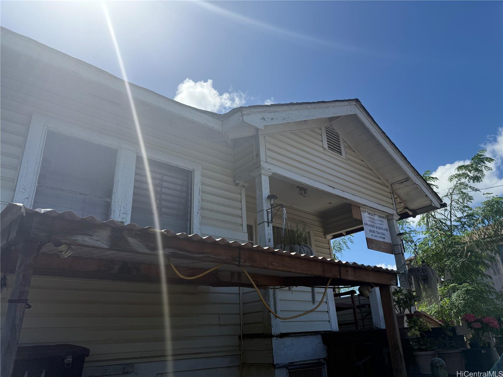 709 Mokauea Street