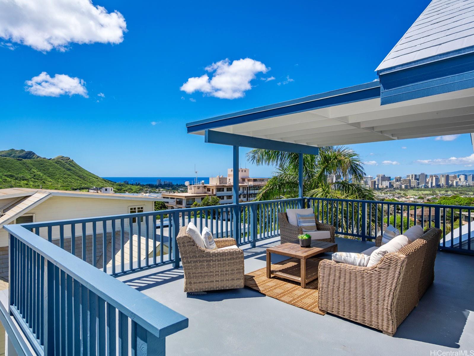 Photo 17 of 25