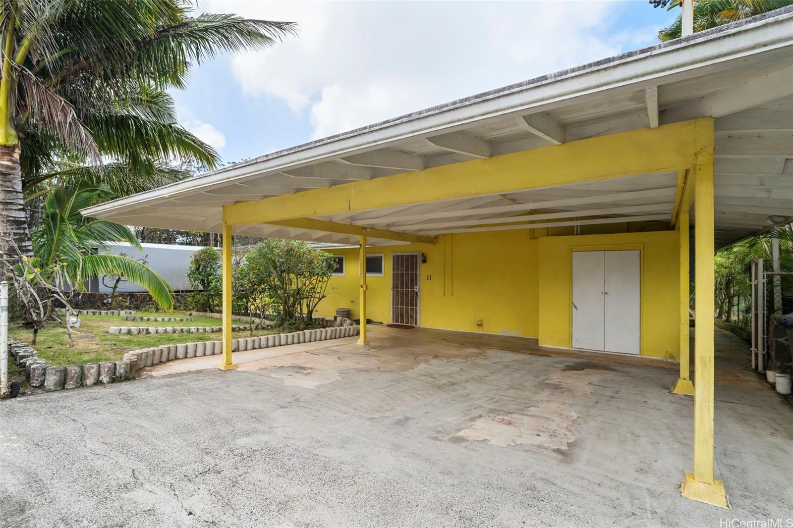 11 Haumalu Place