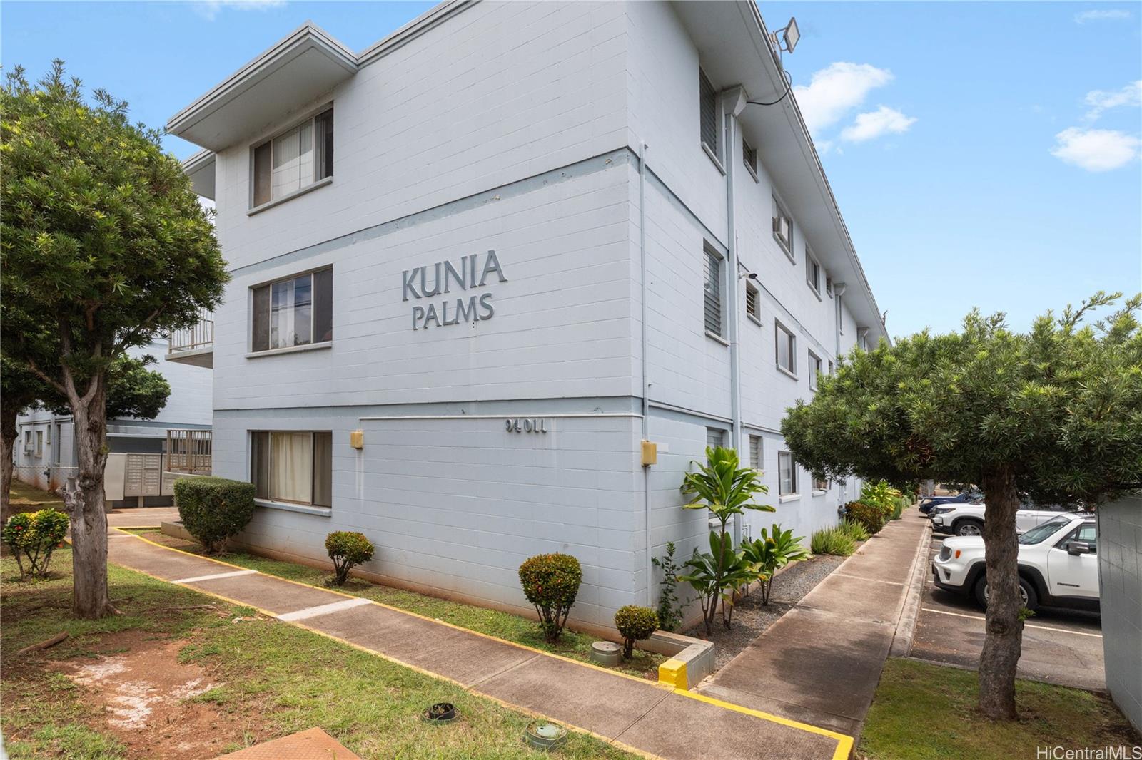 Click for more details 94-011 Waipahu Street D214