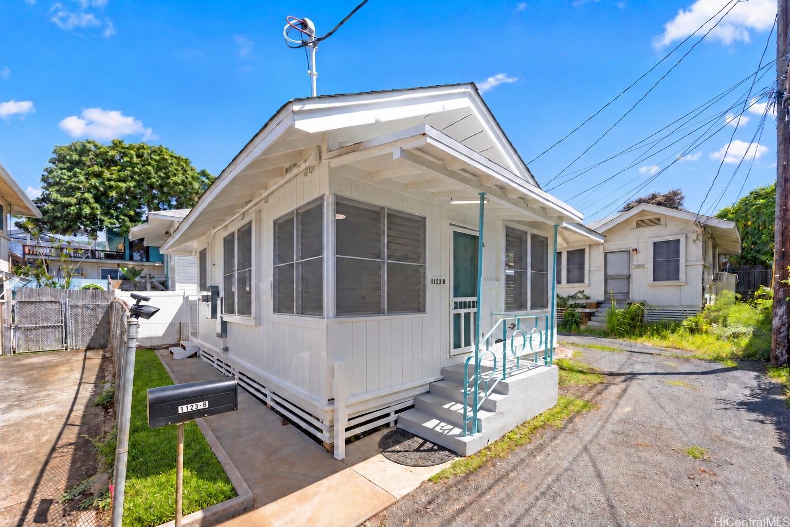 1123B 2nd Avenue
