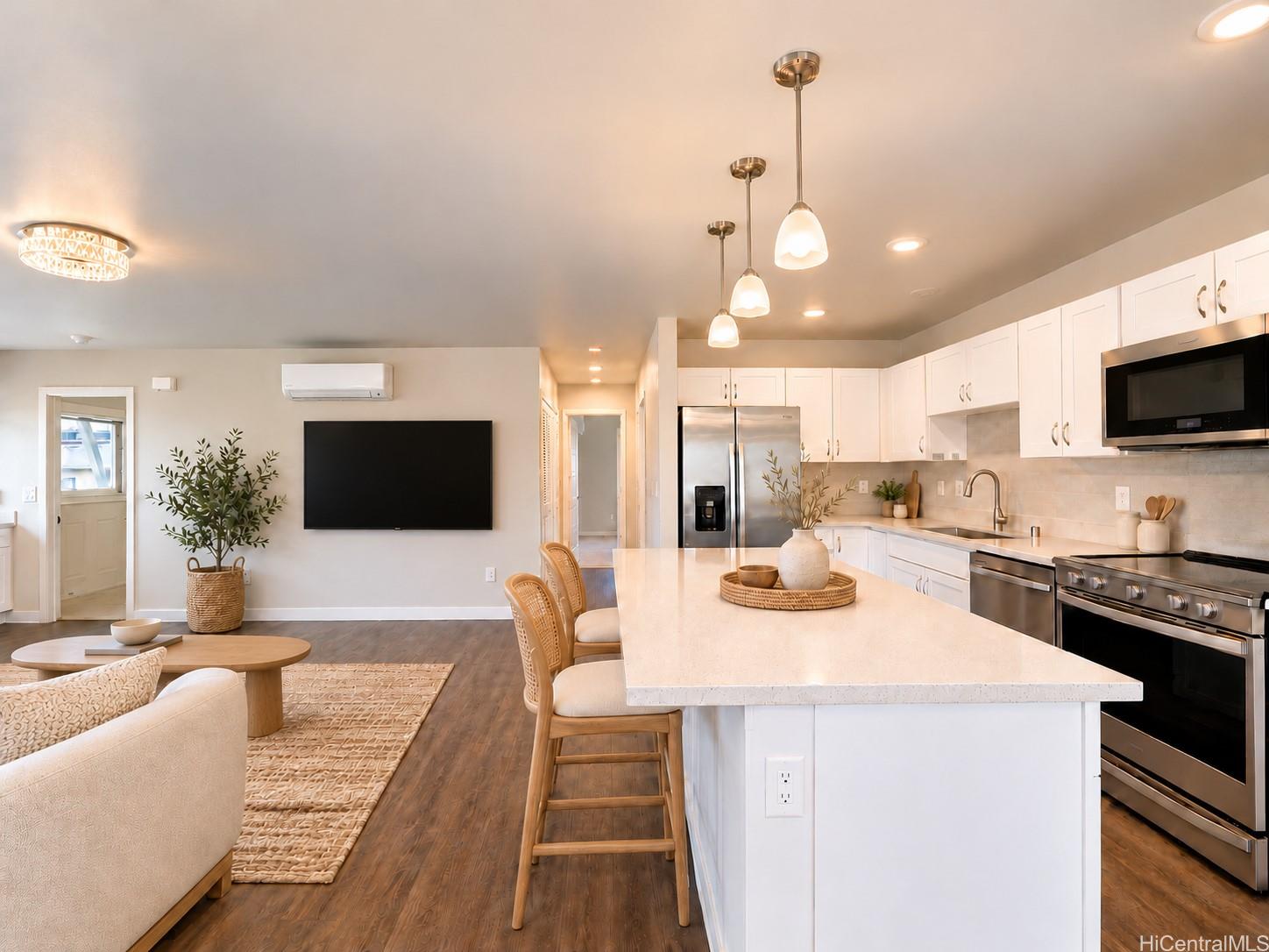 Click for more details 91-3475 Nana Hope Street 301